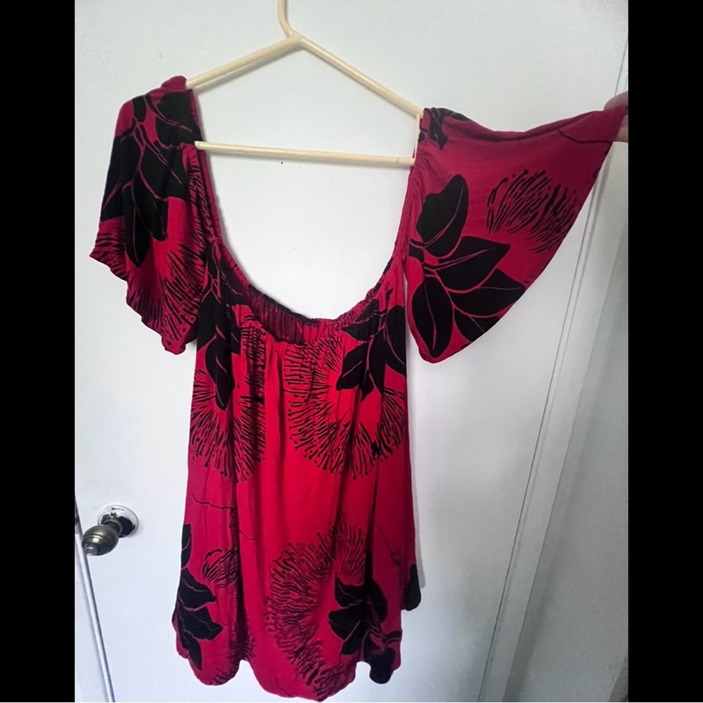 Simply sisters shoulder cuff top